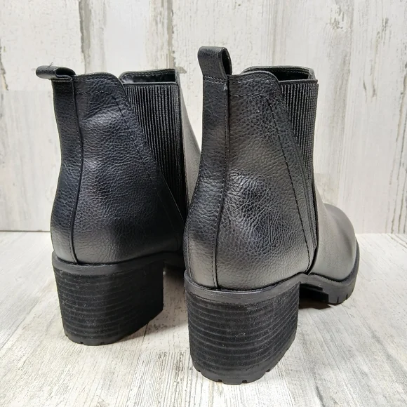 NEW MIA Jody Ribbed Round Toe Block Heel Chelsea Ankle Boots #542 - Picture 7 of 11